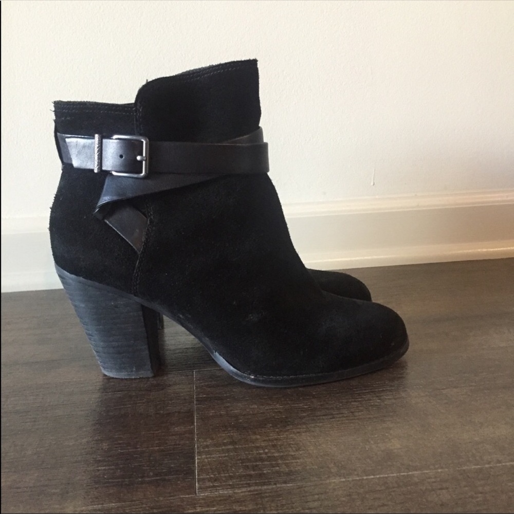 Moving sale!! Gianni Bini black booties size 11